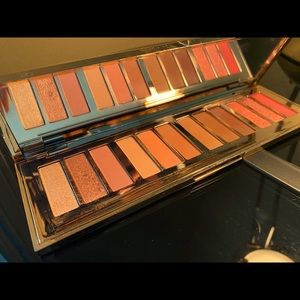 Charlotte Tillbury pillow talk eyeshadow